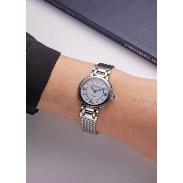 Galet 17430BC89 Pırlantalı Çelik Kadın Kol Saati